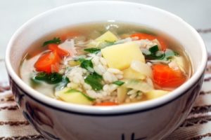 суп с рисом и овощами