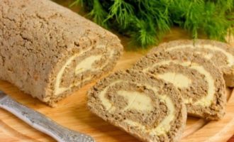 печеночный рулет с маслом