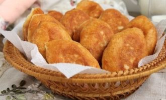 дрожжевые пирожки с капустой