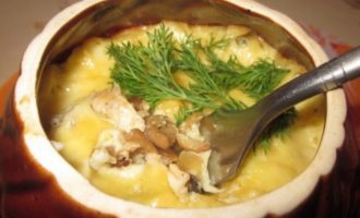 картошка со свининой и грибами в горшочках