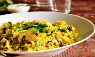 плов с курицей и грибами