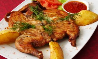 цыпленок табака с картошкой в духовке