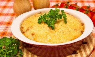 Запеканка из картофельного пюре с курицей